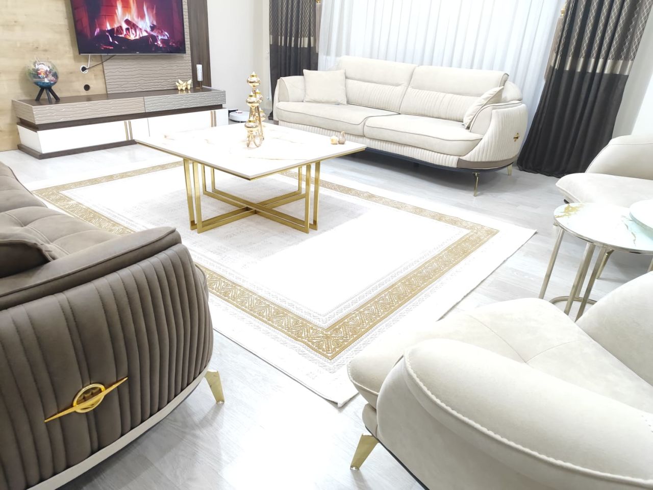Baş Tacı: Salon Halılarıyla Mekânınızı Yenileyin